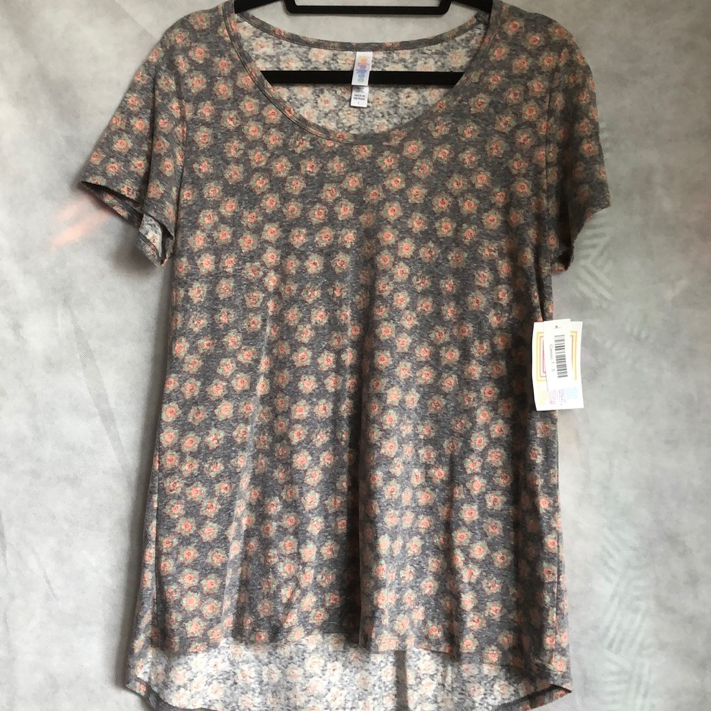 LuLaRoe Classic T - small